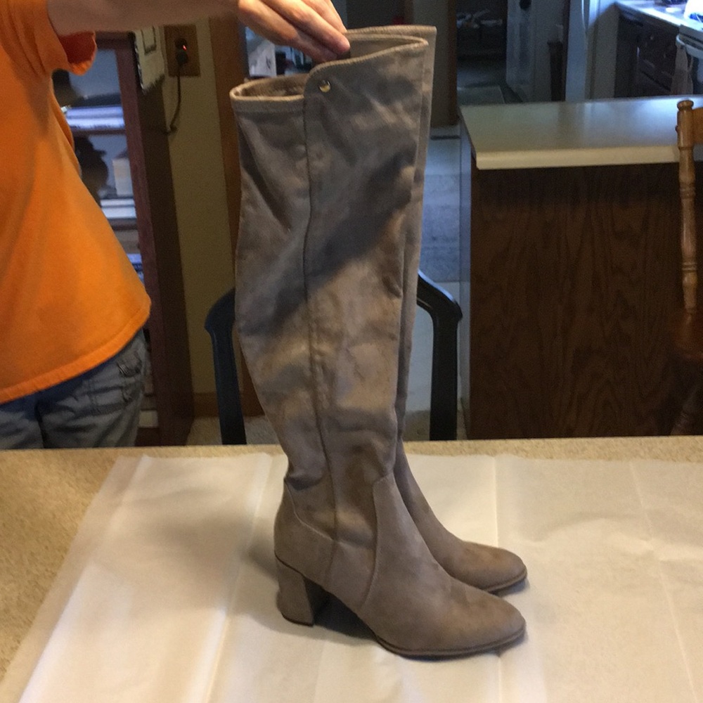 Liz Claiborne - Over the knee -Boots. Size 8.5